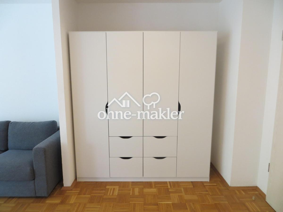Kleiderschrank