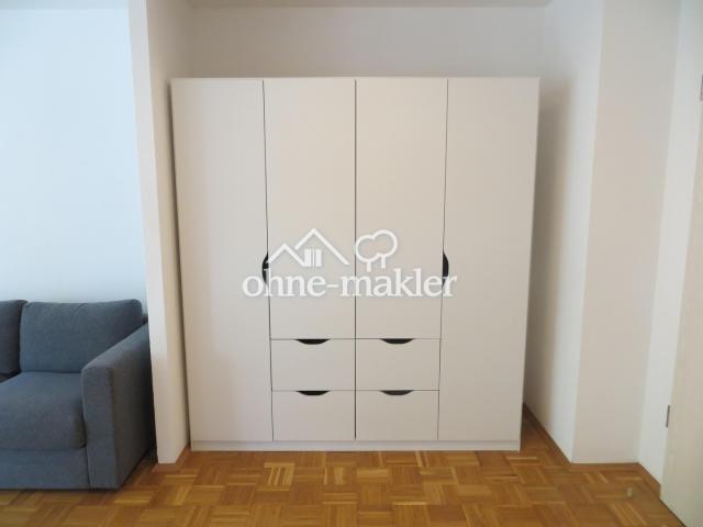 Kleiderschrank