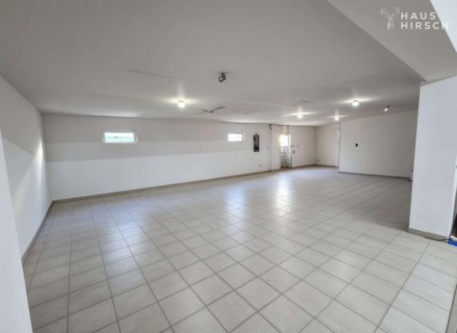 Garage [rechts/hintere Seite]