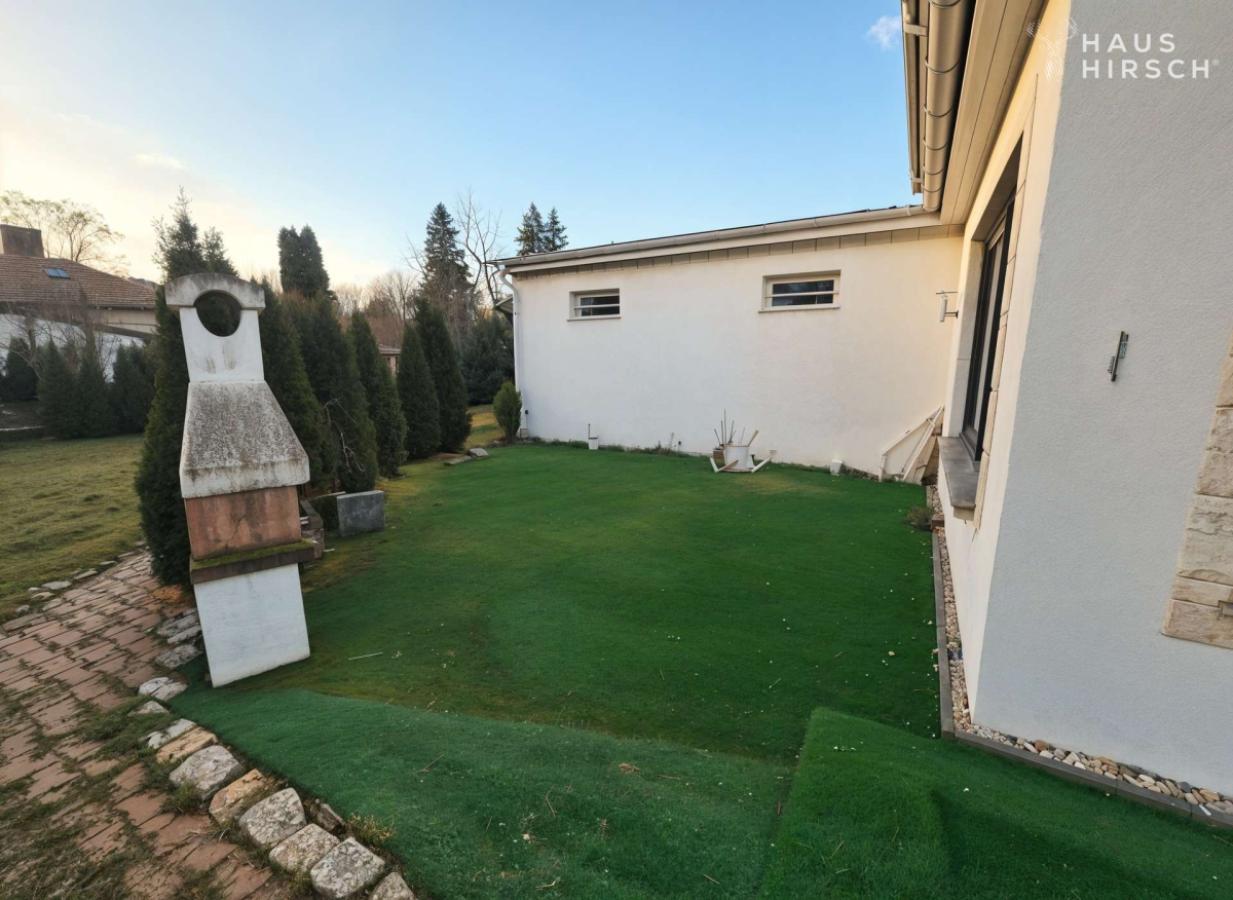 Grundstück Rückseite Grillecke