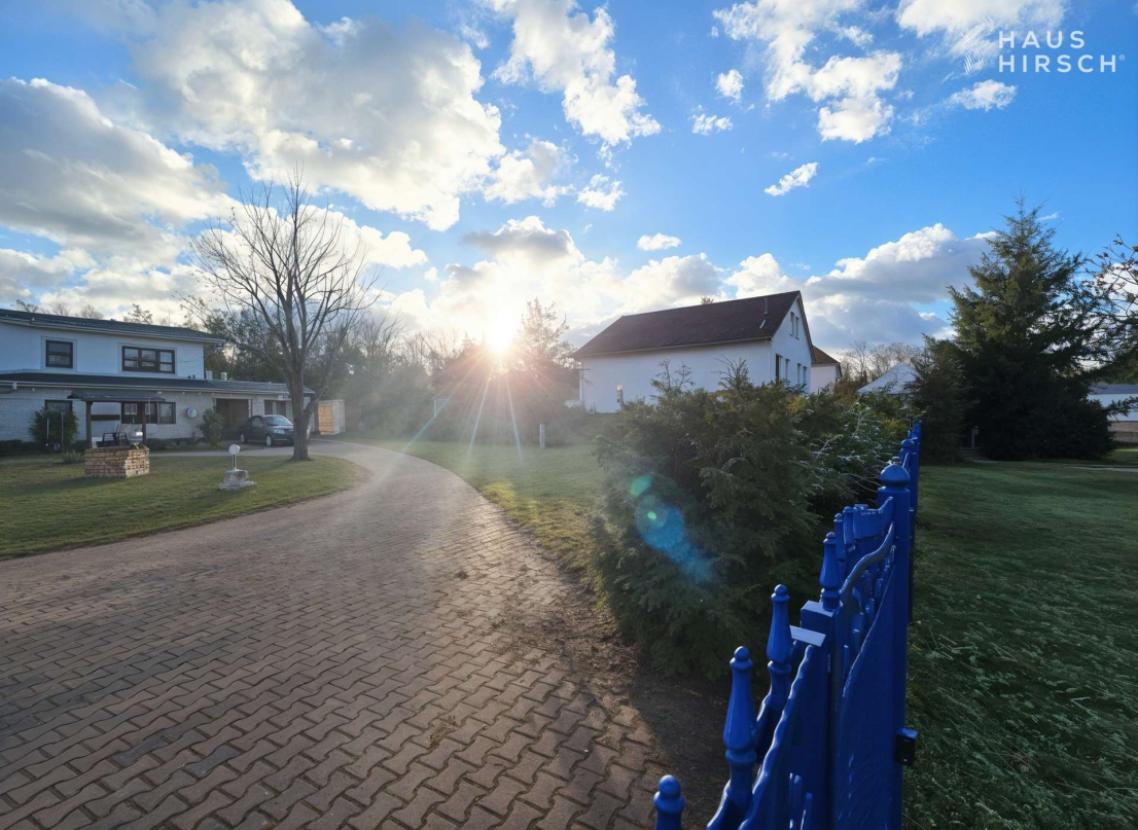 Grundstücksansicht Vorderseite