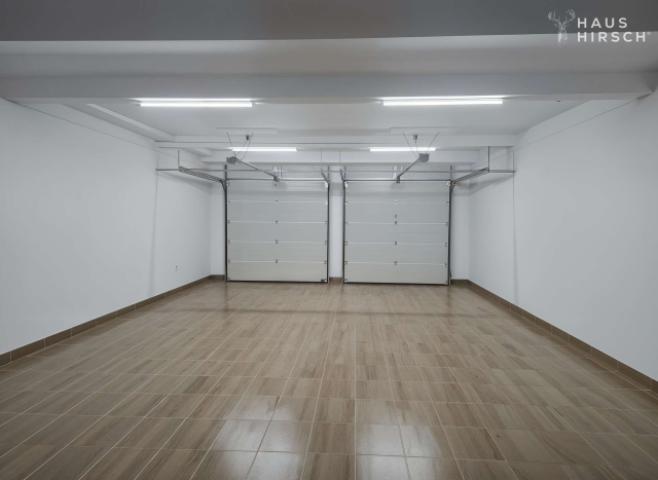 Garage [rechts/vordere Seite]