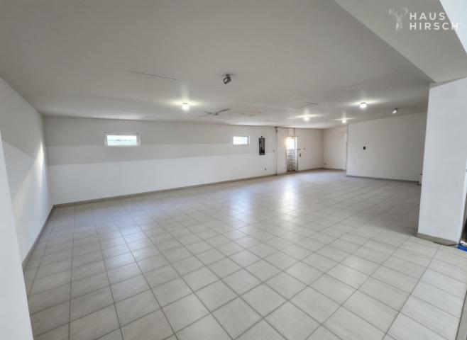 Garage [rechts/hintere Seite]