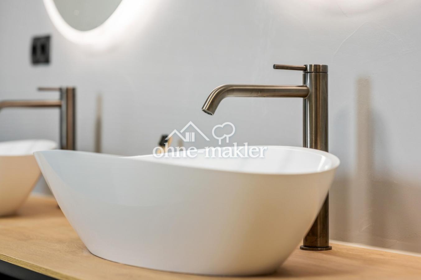 Waschtisch mit 2 Waschbecken