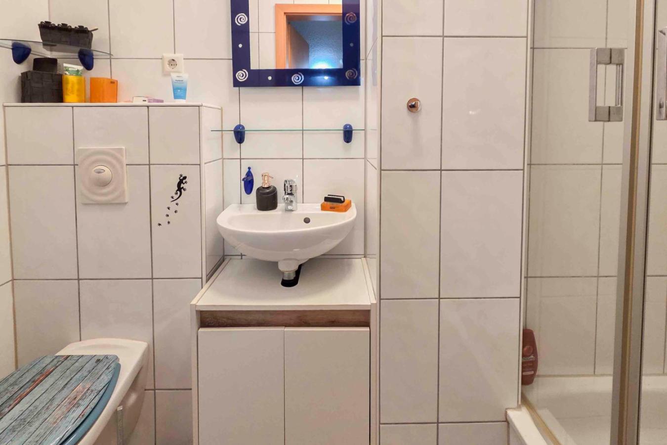 14 Badezimmer OG