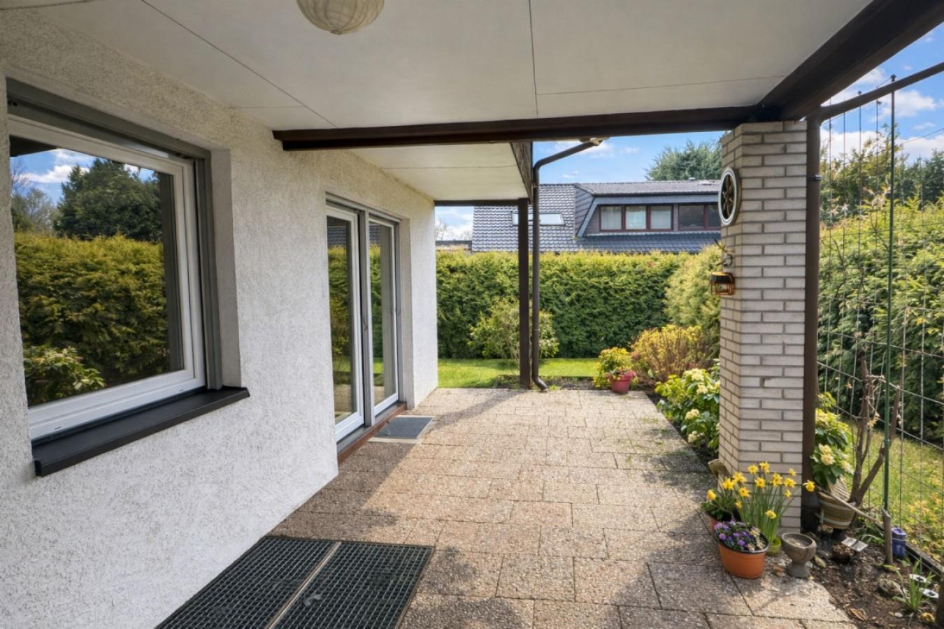 überdachte Terrasse