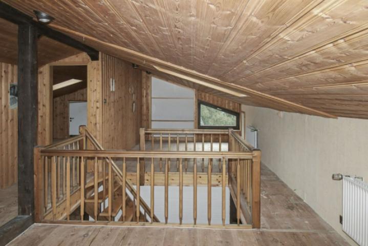 Dachgescho?_gro?er_Raum