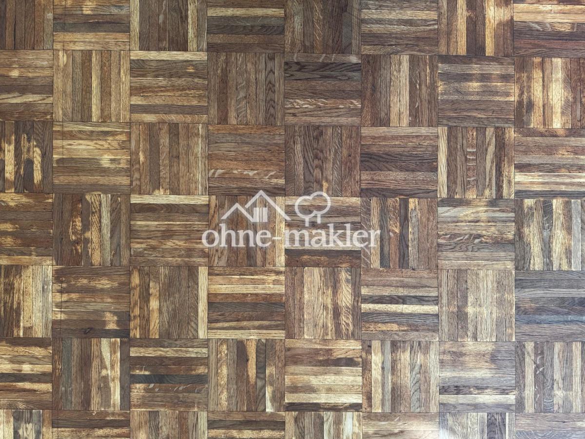 Überarbeitetes Echtholzparkett