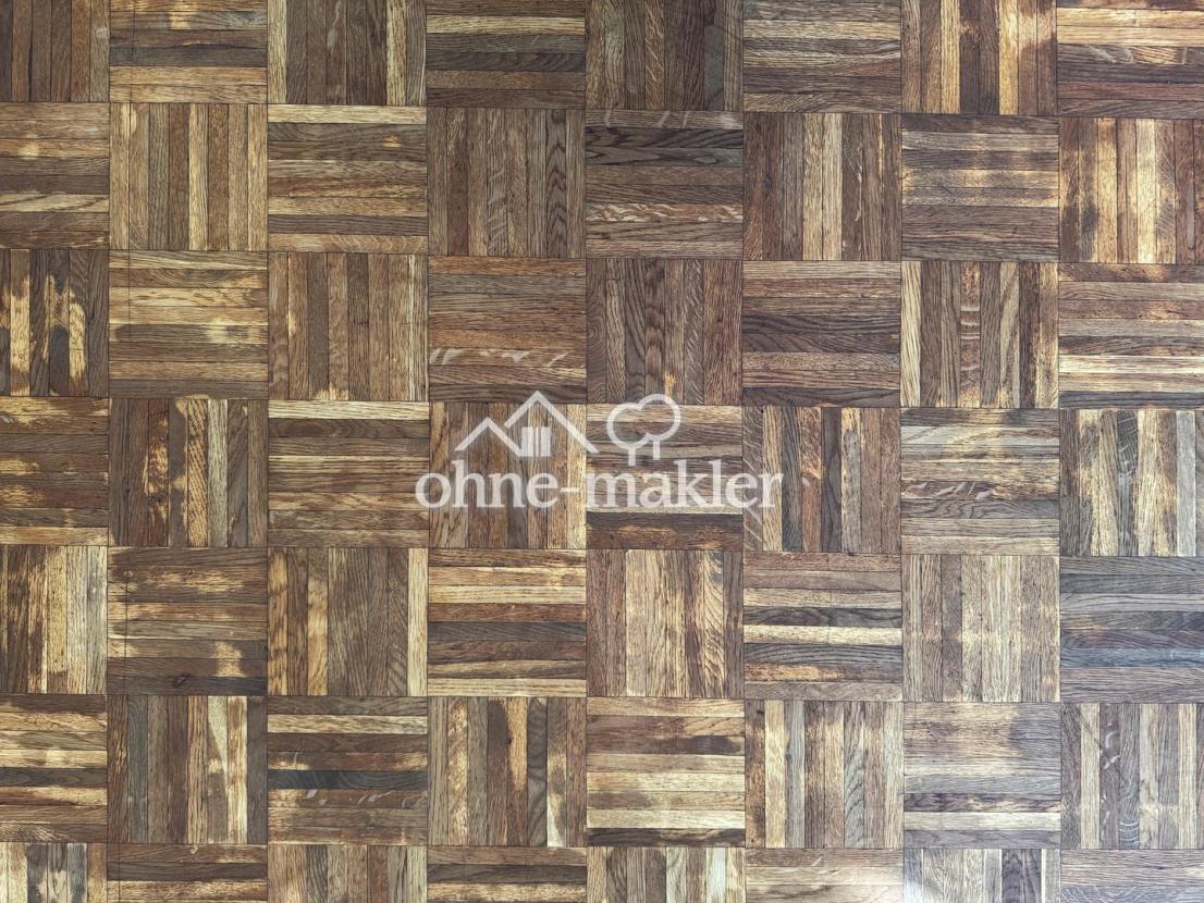 Überarbeitetes Echtholzparkett