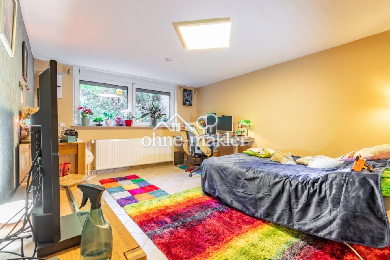 Arbeits- / Schlafzimmer KG