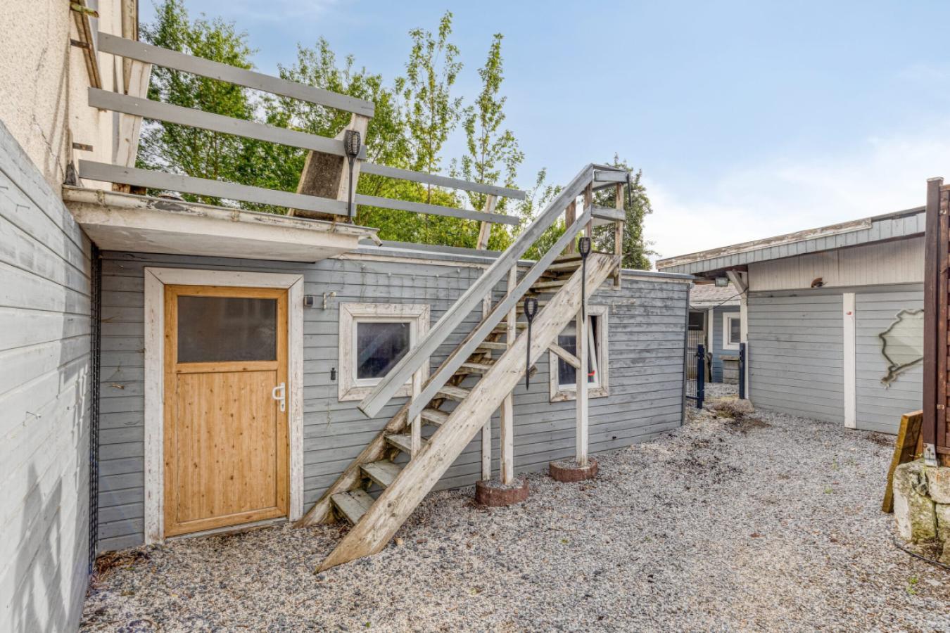 Nebengebäude & Dachterrasse