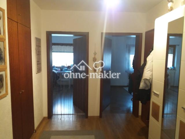 Flur mit alten Türen