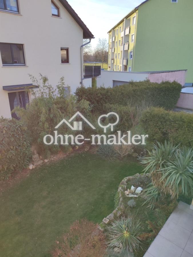 Gartenansicht hinterm Haus