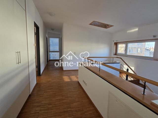 Treppe und  Einbauschrank