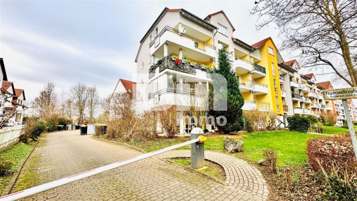 Zuwegung / Zufahrt 1 Anlage mit Schranke