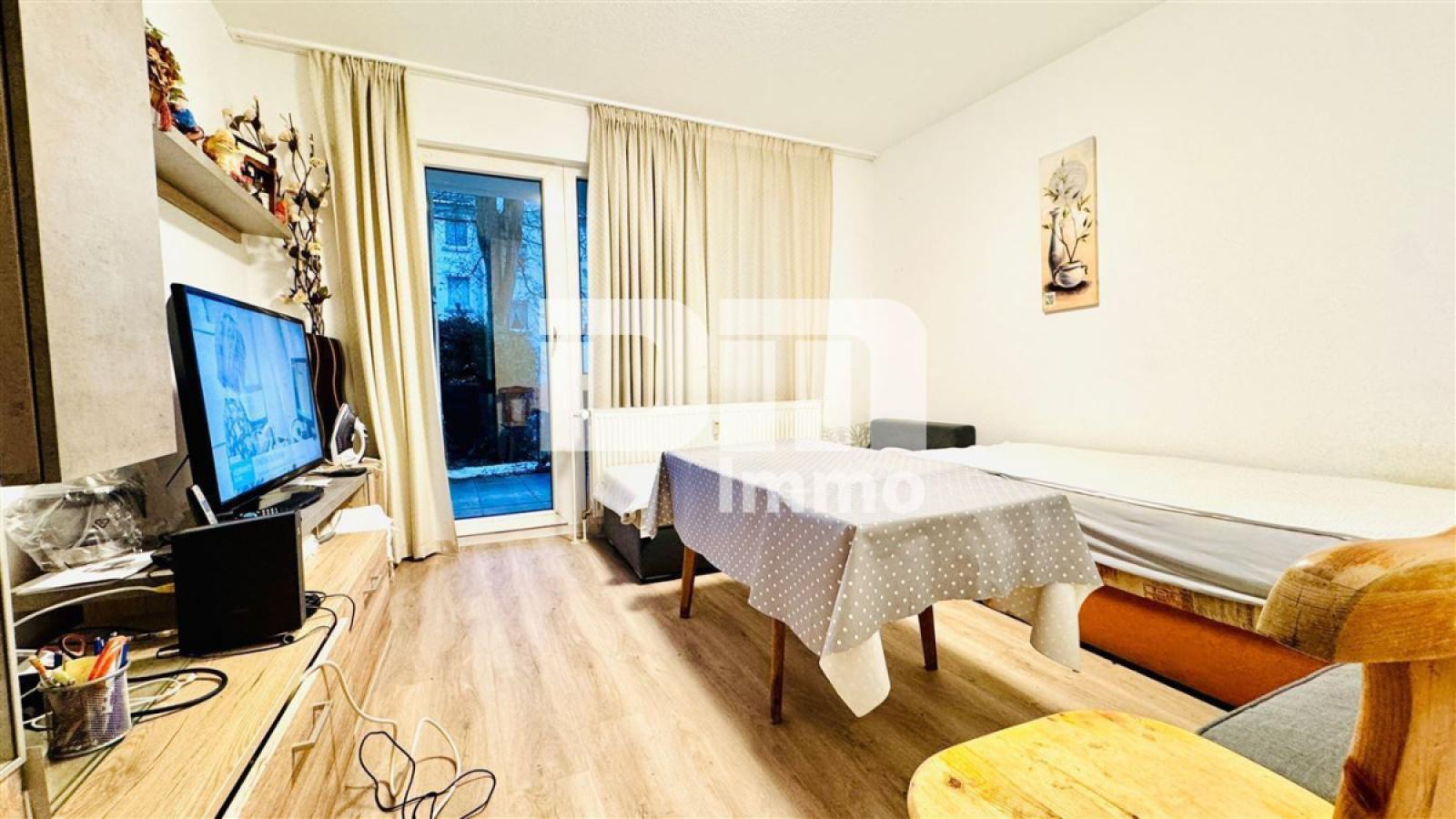 Wohnbereich / Abgeteilt / Zugang Terrasse