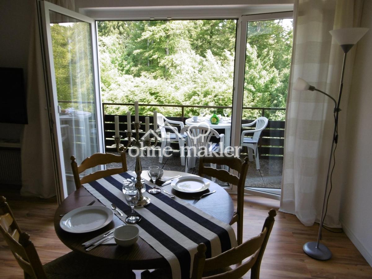 Wohnzimmer, Türen geöffnet