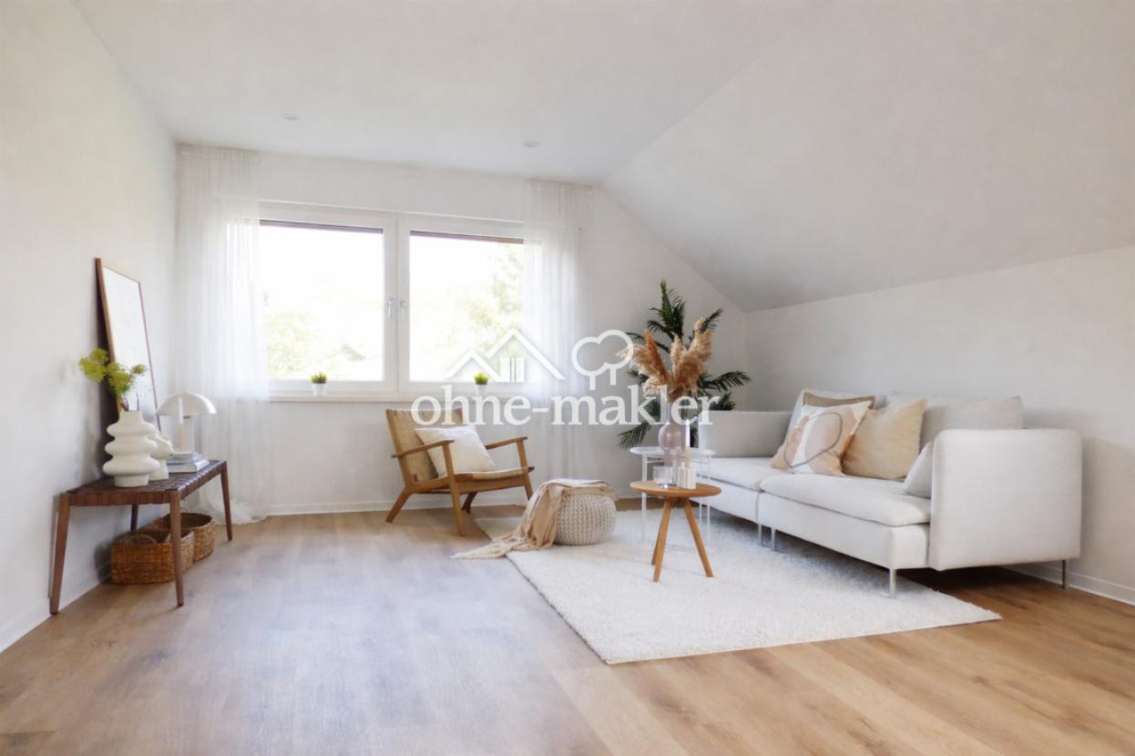 Lichtdurchflutetes Wohnzimmer