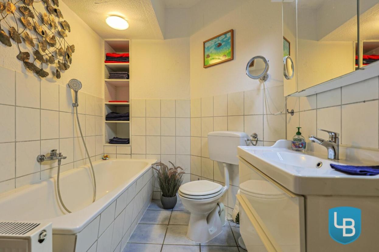 WE1: Wannen- und Duschbad 