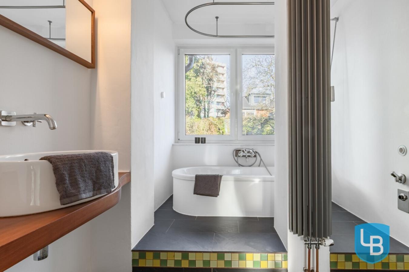 Wannenbad mit Waschmaschinenanschluss