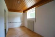 28 Abgetrennter Raum von Küche im UG