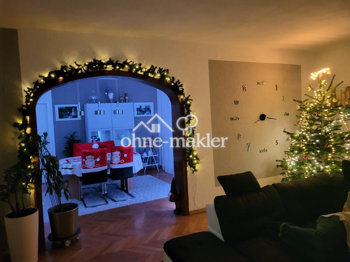 Wohnzimmer/ Esszimmer