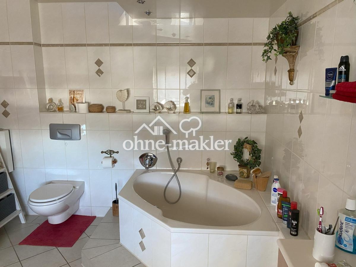 Tageslichtbad Wohnung OG