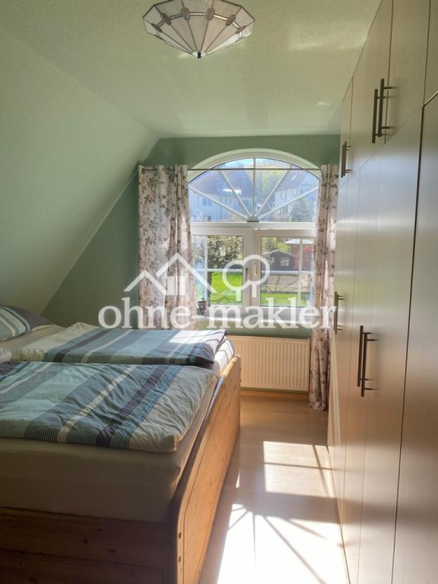 Schlaf. mit Einbauschrank DG