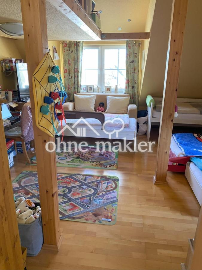 Kinderzimmer/ Büro mit Empore