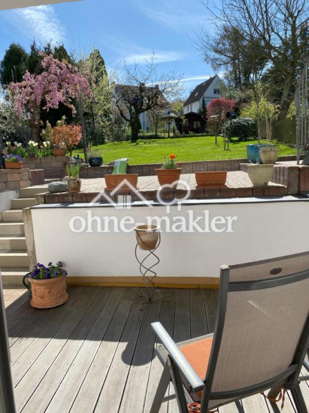 Blick in Garten von Wohnzi. EG