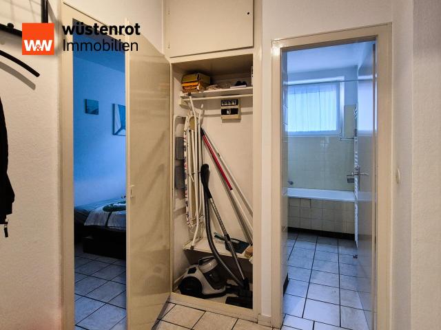 Flur mit Abstellkammer