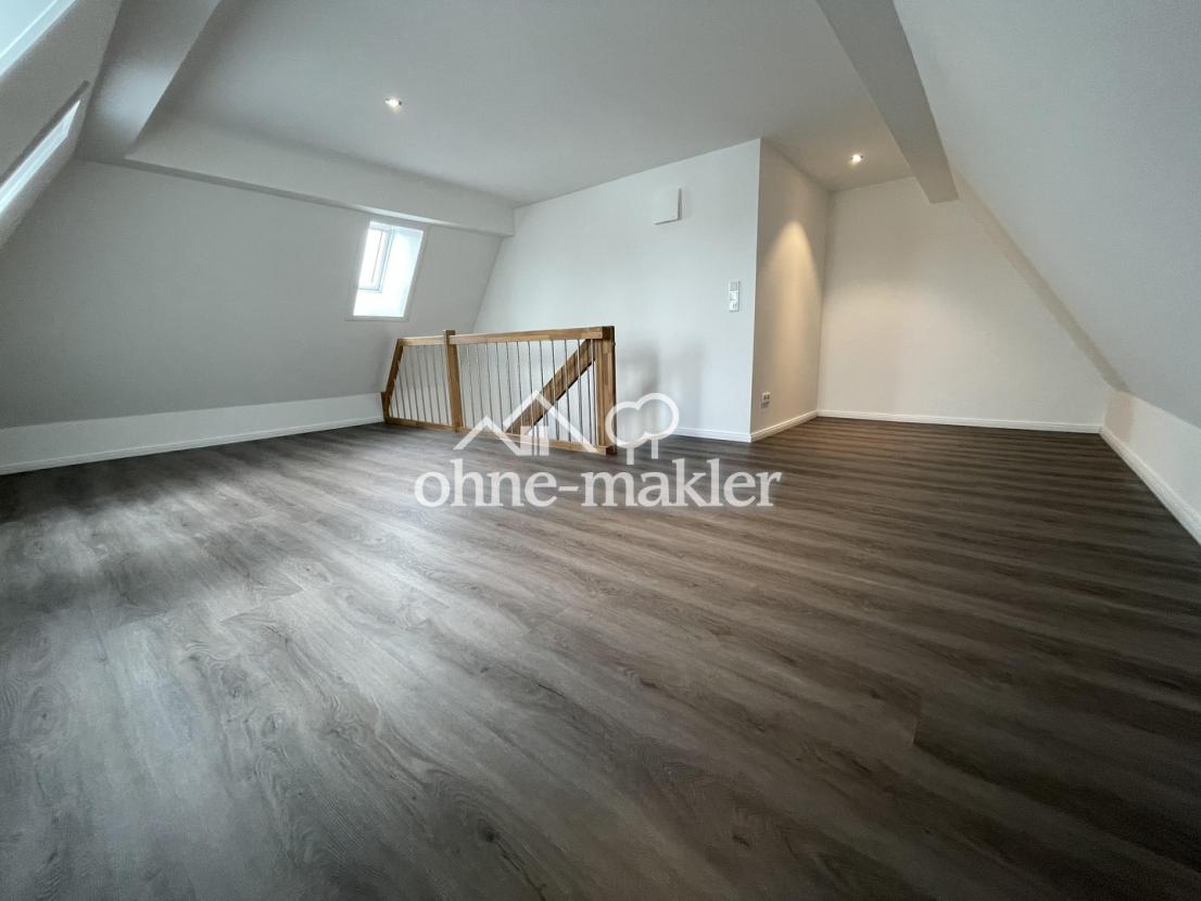 Schlaf-/ Kinderzimmer / Büro 