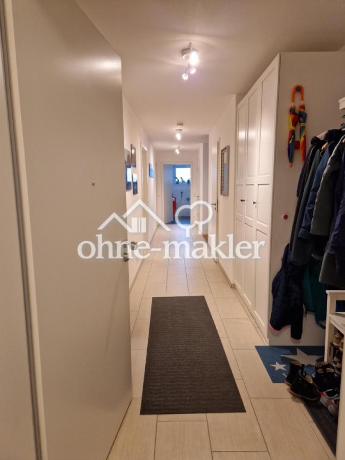 Eingang, Garderobe, Flur