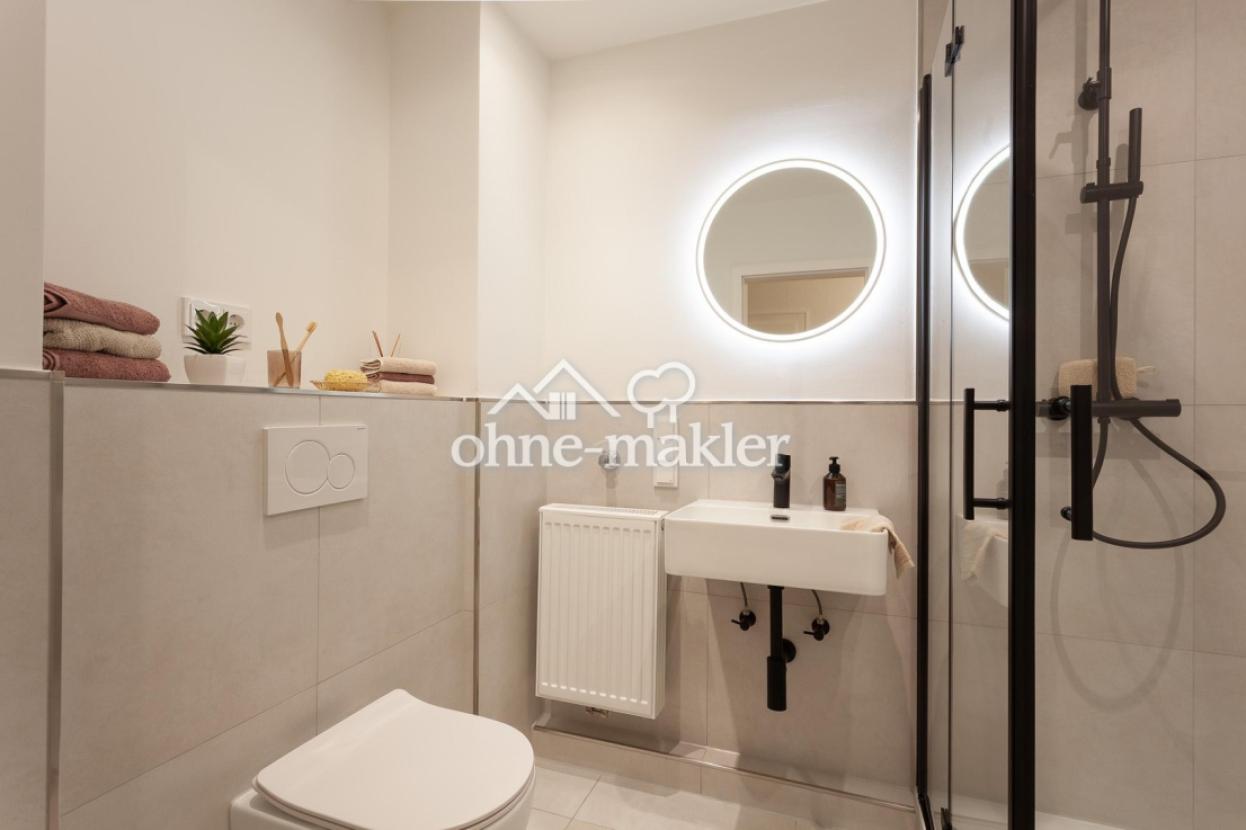 Badezimmer mit Regendusche