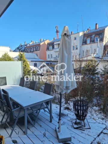 Terrasse, Mini-Garten und Hof