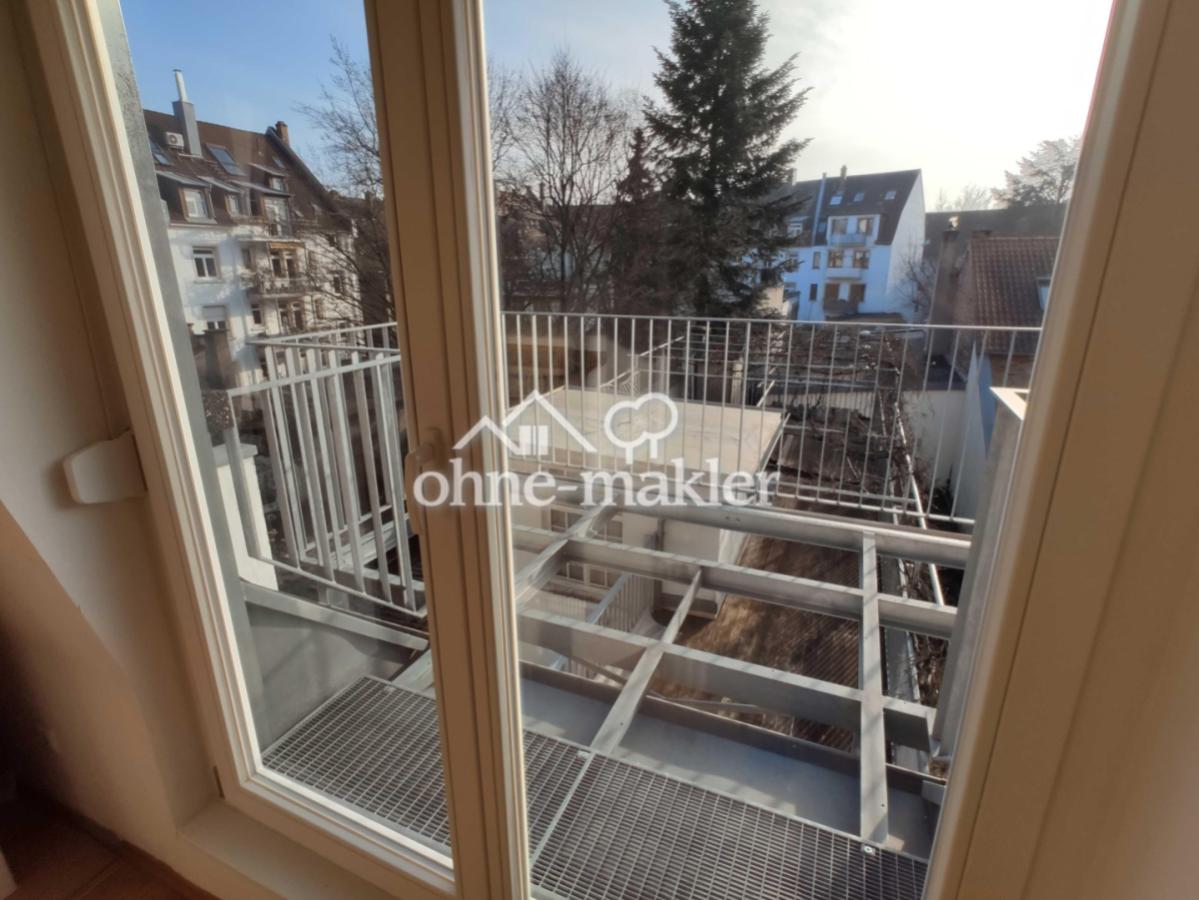 Balkon (Bodenbelag in Arbeit)