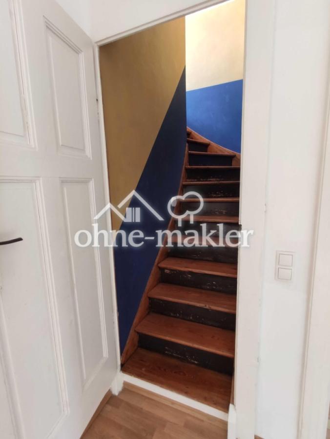 Innentreppe in das Dachstudio