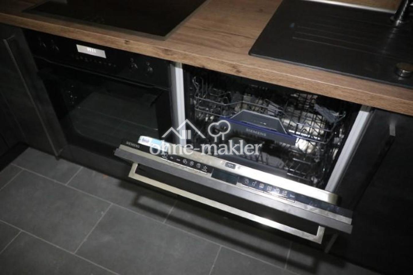 Hochwertige, neue Einbauküche