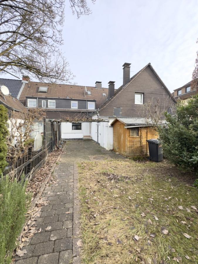 Blick vom Garten aufs Haus