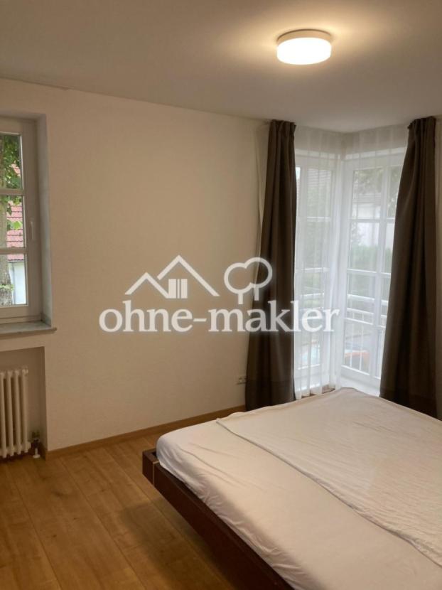 Eltern-Schlafzimmer 1