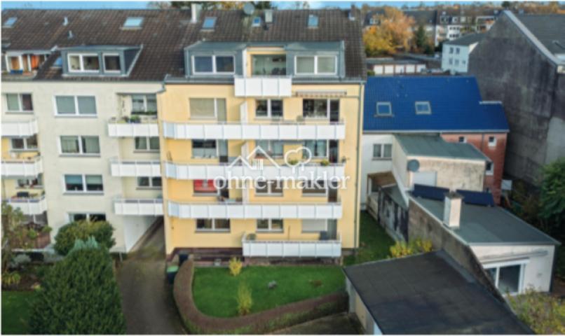 Gepflegtes Haus mit Balkon