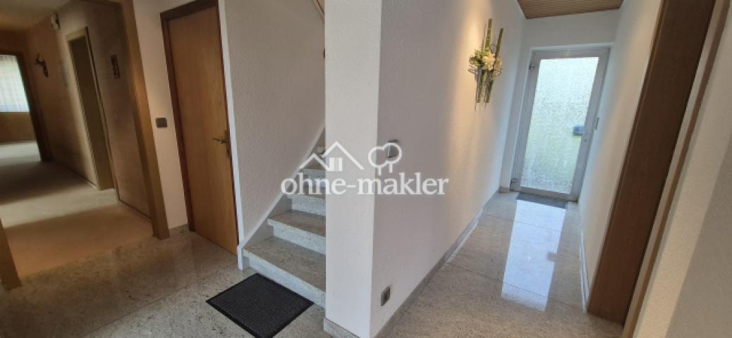 Eingangsbereich mit Gartenzuga