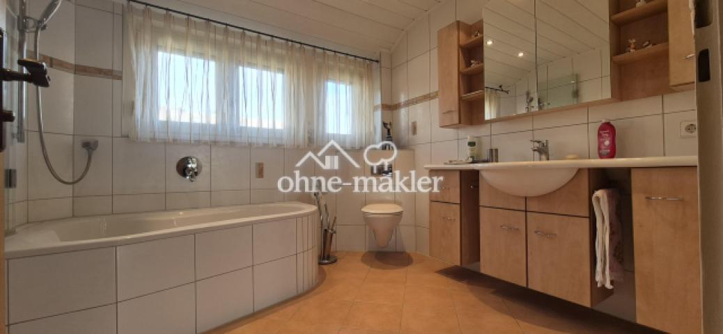 Tageslichtbadezimmer OG