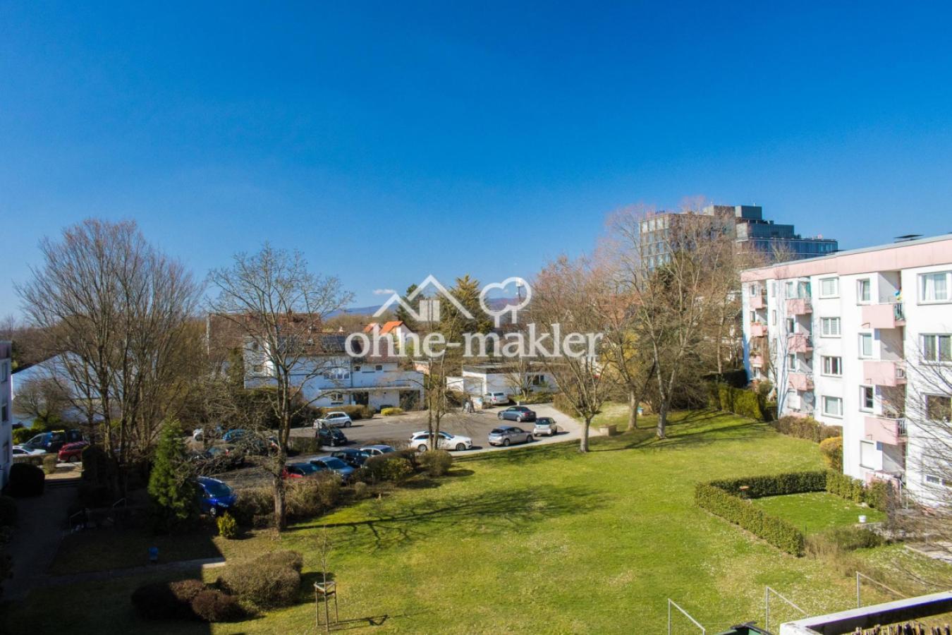Blick von der Loggia ins Grüne