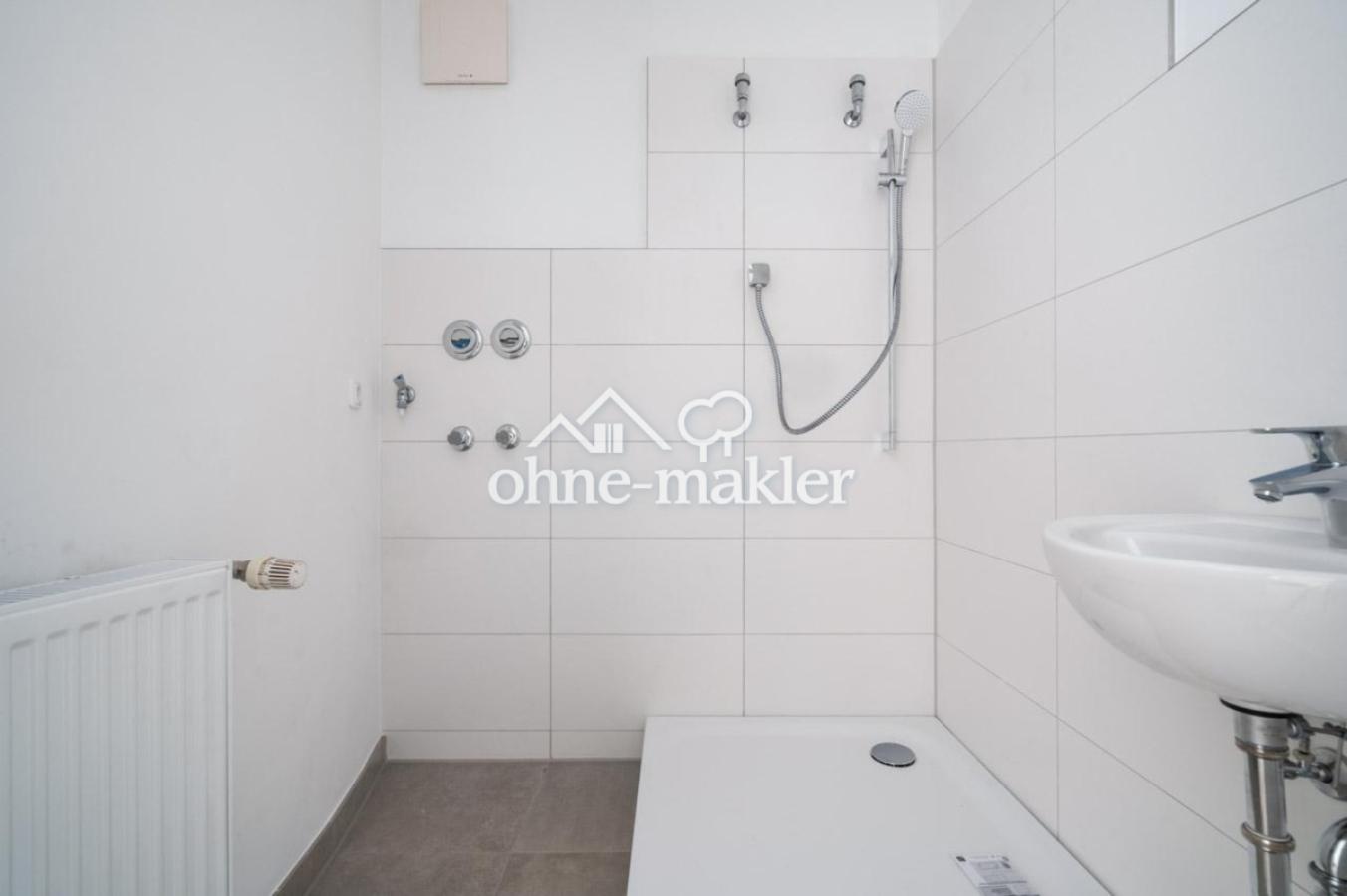 Modernes Badezimmer