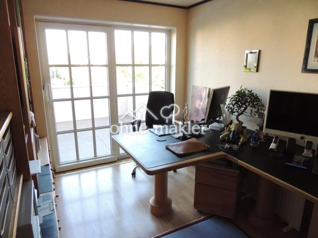 Büro 2/Schlafzimmer mit Balkon