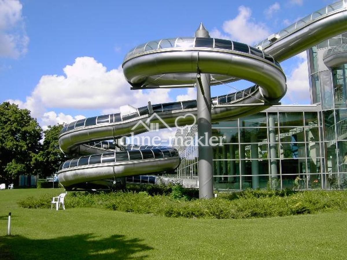 Wasserrutsche im Freibad
