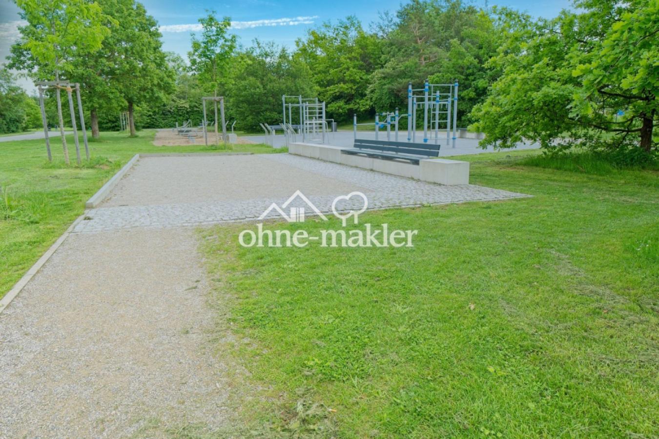 neue Sportanlage, fußläufig