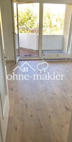 Blick Wohnraum Balkon