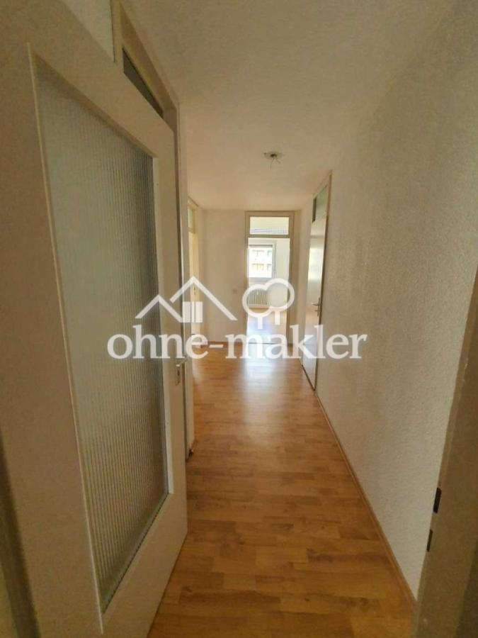 Flur zu 2 andere Zimmern